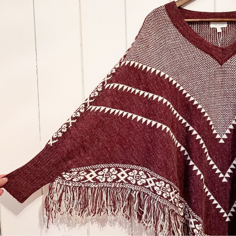 Velzera White and Wine Poncho. NWT. One Size. - Picture 3 of 7